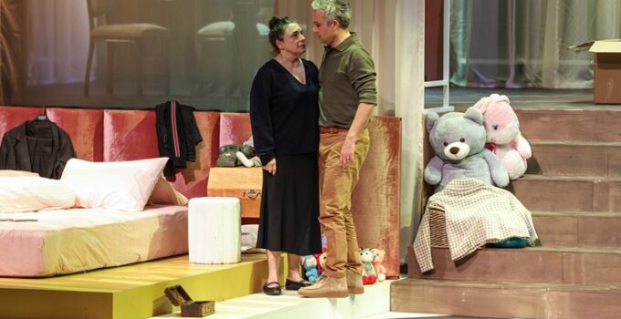 Yargıcı, Tiyatro Sahnesinde Sanatla Buluşuyor