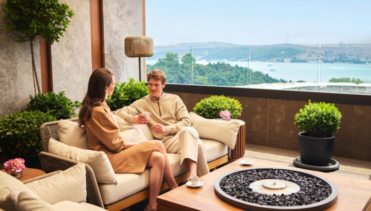 The Ritz-Carlton Istanbul Yılbaşını Yves Saint Laurent Temasıyla Kutluyor