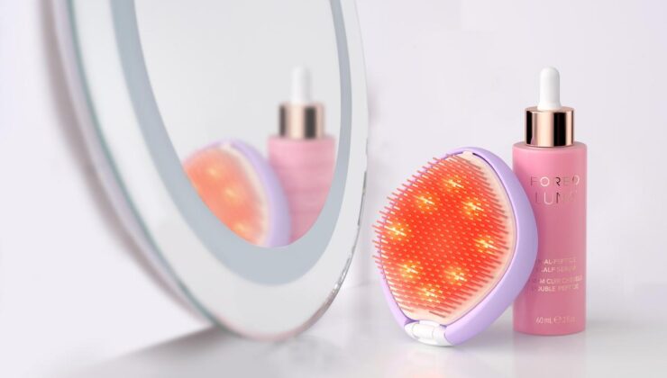 FOREO Flip Play Led Işık Saç Fırçası İle Bakımı Kolaylaştırdı