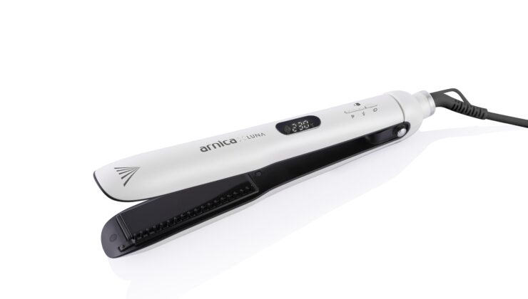 Arnica LUNA Buharlı Saç Düzleştirici Nano Buhar Teknolojisiyle Öne Çıkıyor