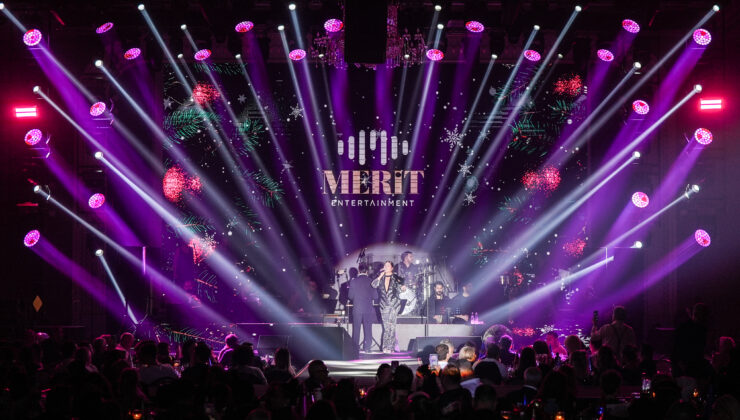 Sibel Can Merit Royal Diamond Otel Yılbaşı Galasında Sahne Aldı