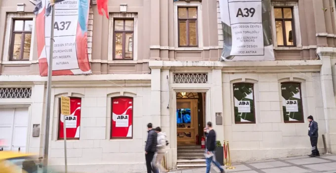 ADA Show İstanbul’da Sanatı Kucakladı: Rekor Ziyaretçi Sayısıyla Uzadı