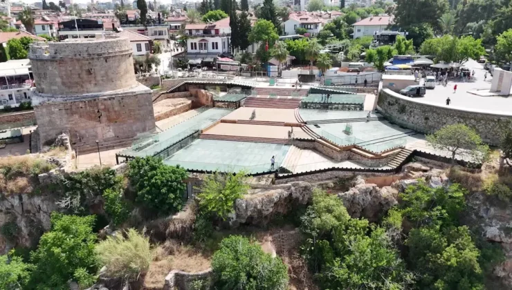 Antalya’da Tarihi Moda Akşamı