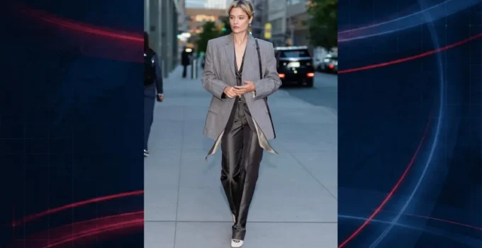 Louisa Jacobson Calvin Klein Collection Tasarımları Giydi